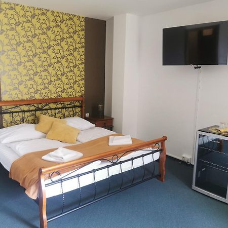 Hotel Diana Nové Mesto nad Váhom Eksteriør bilde