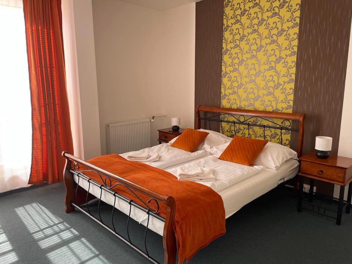 Hotel Diana Nové Mesto nad Váhom Eksteriør bilde